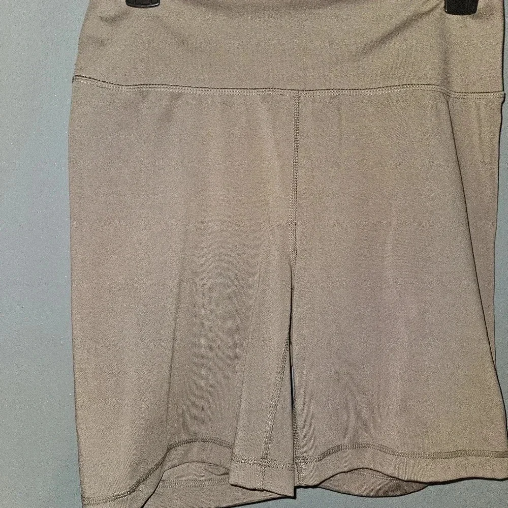 Yogalicious Lux Womans Taupe Shorts Size Xl - Picture 2 of 8